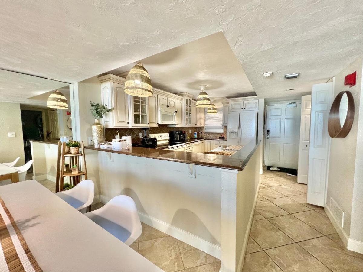 Beach Oasis 704 Lovely Daytona Ocean Front For 5 Sleeps Up To 12 Дейтона-Бич Экстерьер фото