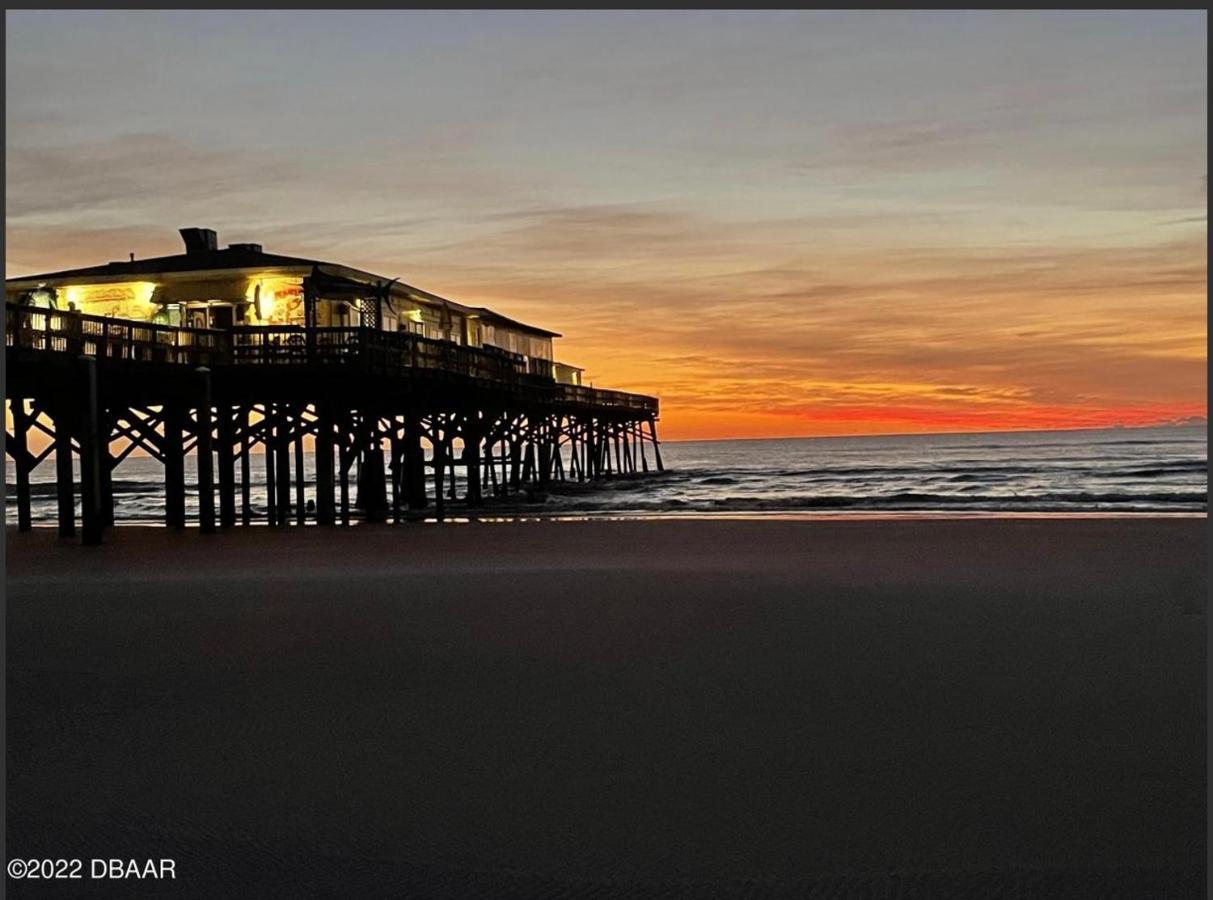 Beach Oasis 704 Lovely Daytona Ocean Front For 5 Sleeps Up To 12 Дейтона-Бич Экстерьер фото