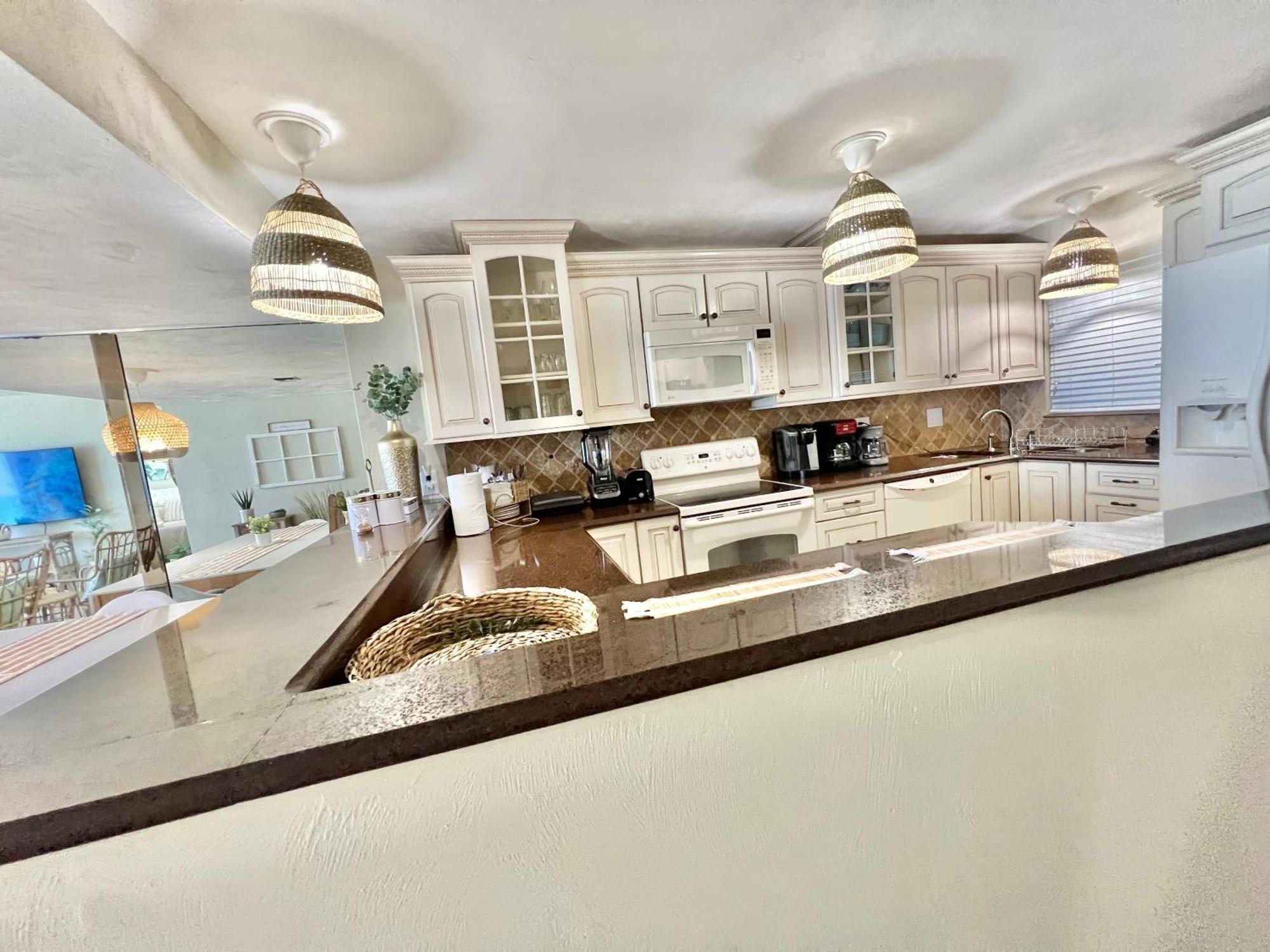 Beach Oasis 704 Lovely Daytona Ocean Front For 5 Sleeps Up To 12 Дейтона-Бич Экстерьер фото