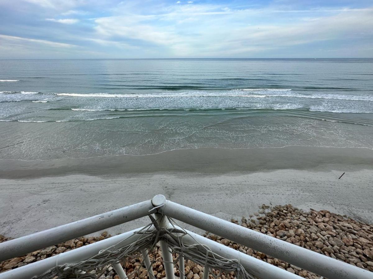 Beach Oasis 704 Lovely Daytona Ocean Front For 5 Sleeps Up To 12 Дейтона-Бич Экстерьер фото