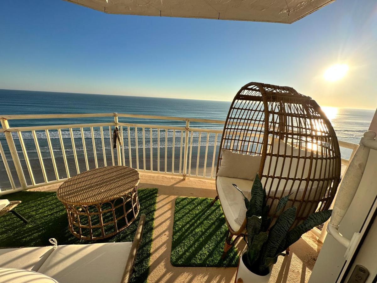 Beach Oasis 704 Lovely Daytona Ocean Front For 5 Sleeps Up To 12 Дейтона-Бич Экстерьер фото